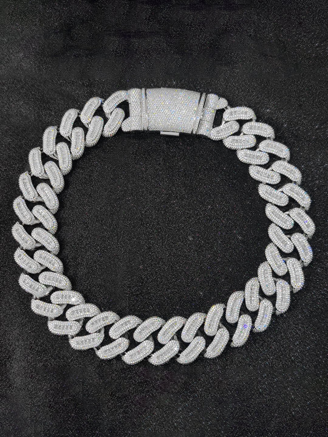29MM Baguette Cuban Link Chain - Image 4
